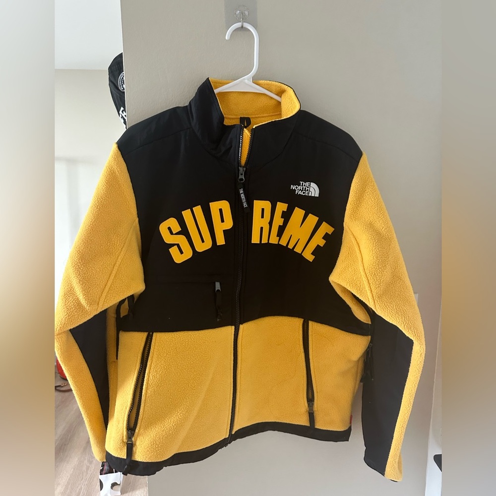 Supreme ✖️ the north face fleece jacket